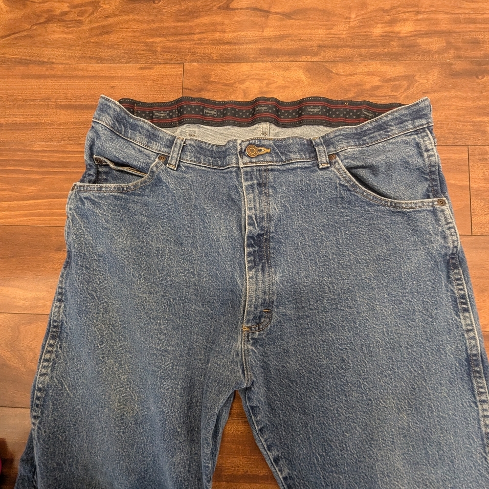 Men's Wrangler Blue Jeans - Picture 9 of 12